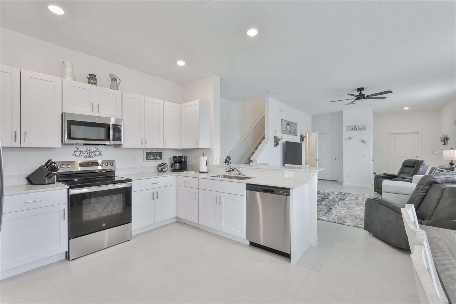 Image 11 of 33 For 2661 Sunray Venus Way