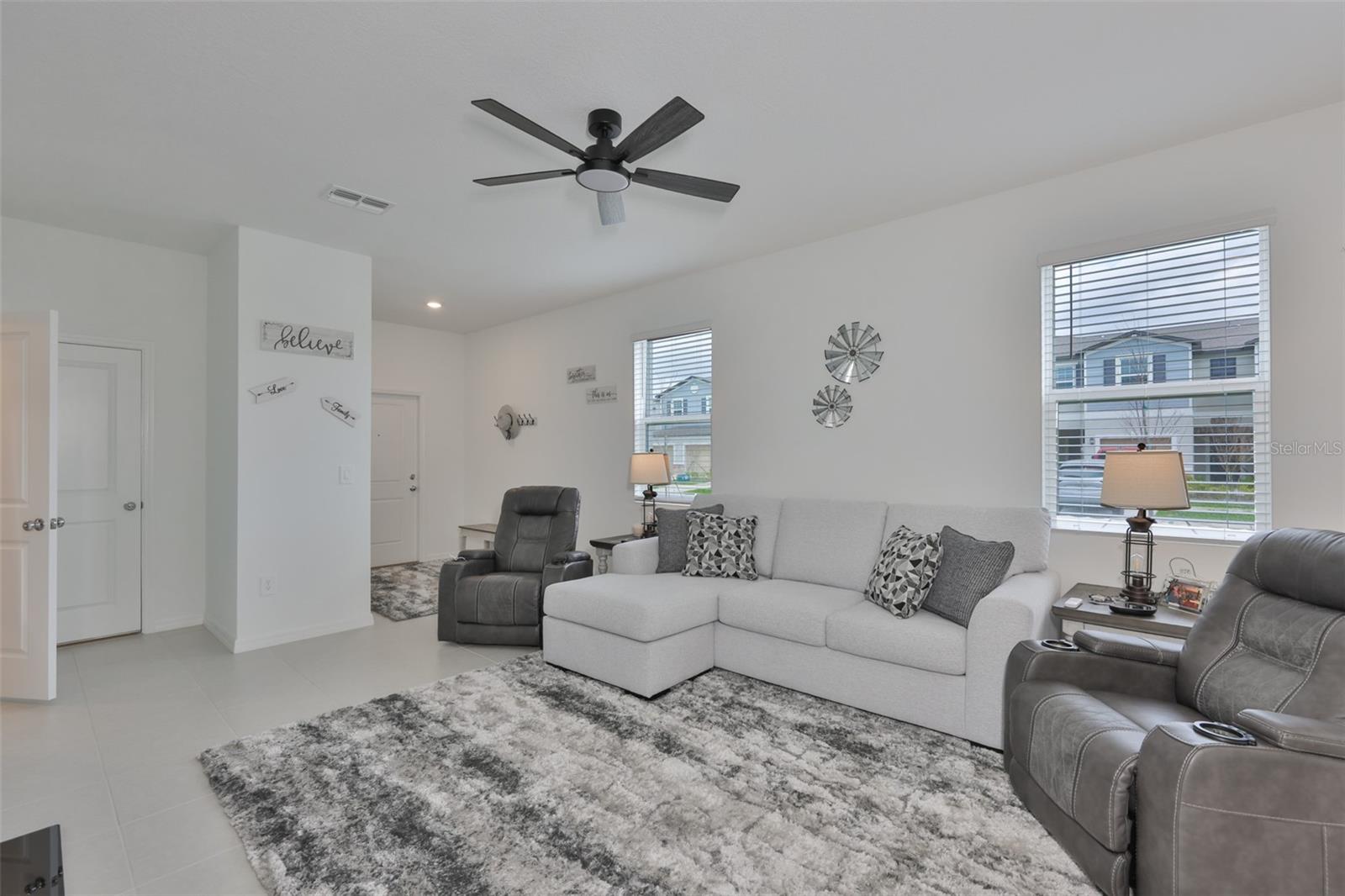 Image 13 of 33 For 2661 Sunray Venus Way