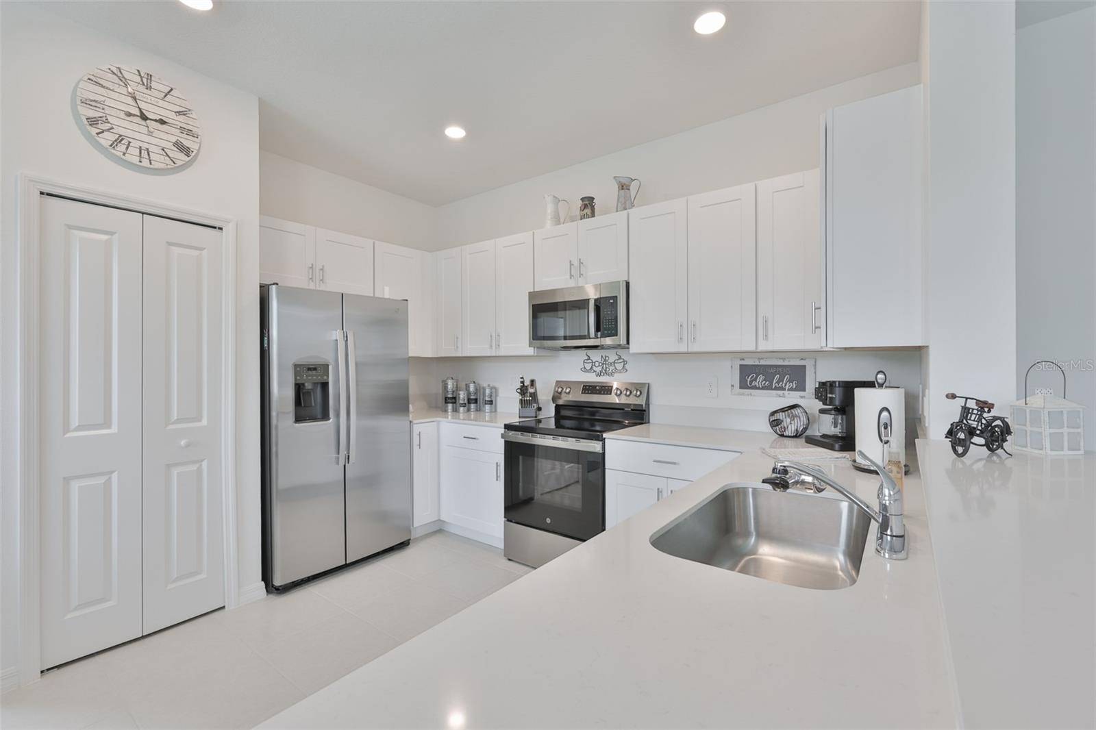 Image 6 of 33 For 2661 Sunray Venus Way