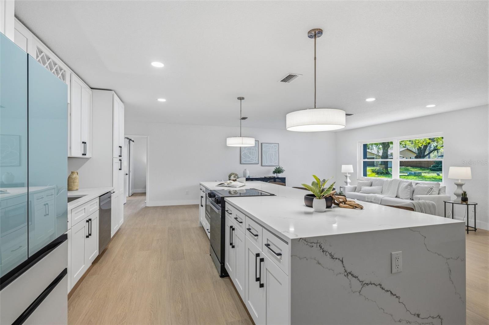 Listing photo id 8 for 22127 River Rock Drive