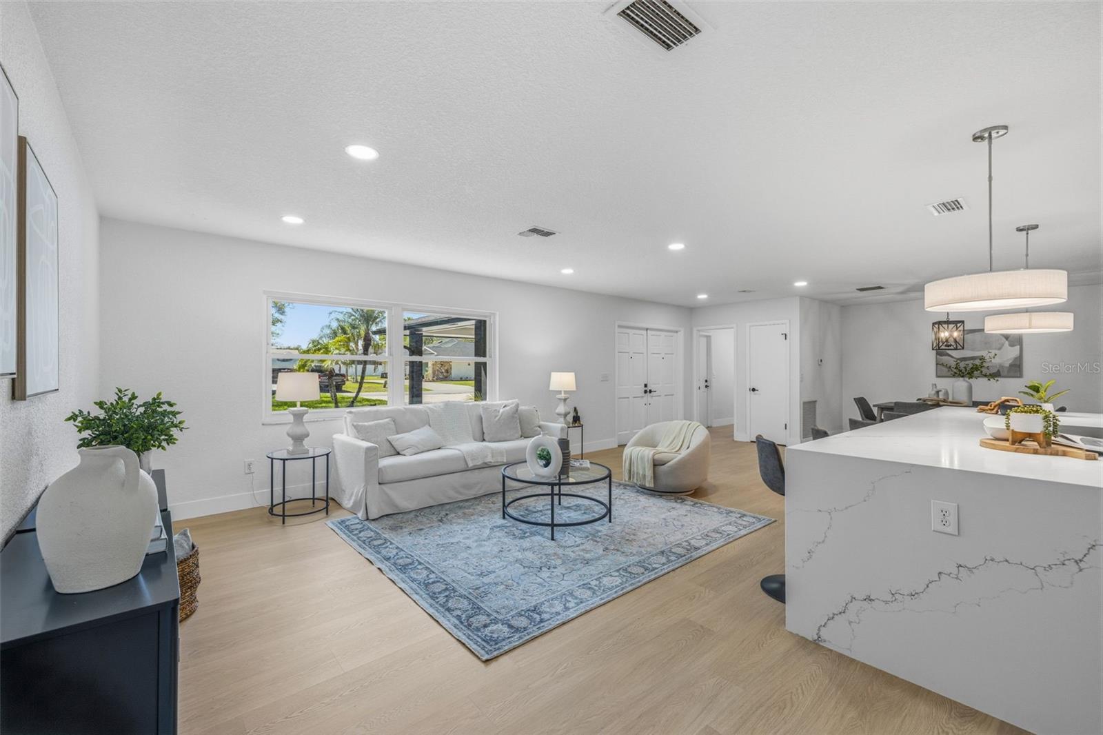 Listing photo id 14 for 22127 River Rock Drive