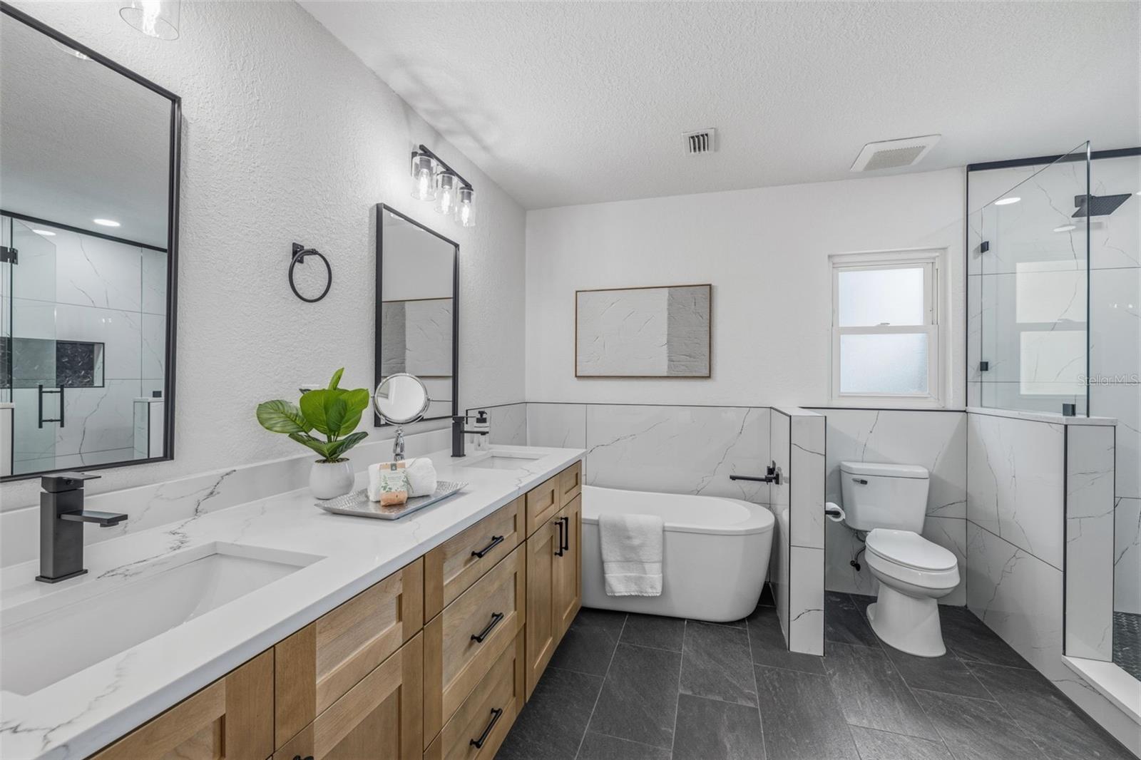 Listing photo id 21 for 22127 River Rock Drive