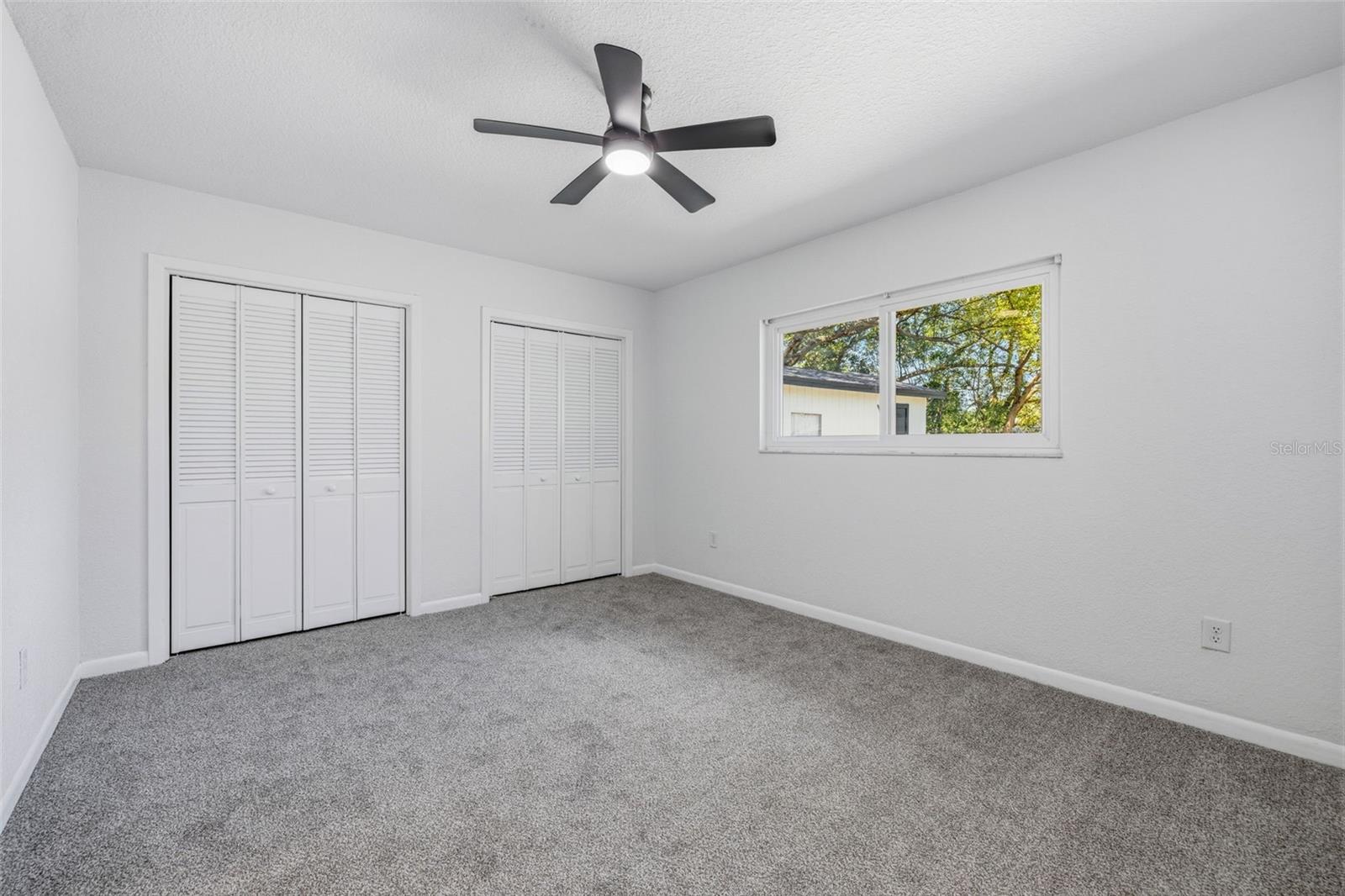 Listing photo id 32 for 22127 River Rock Drive