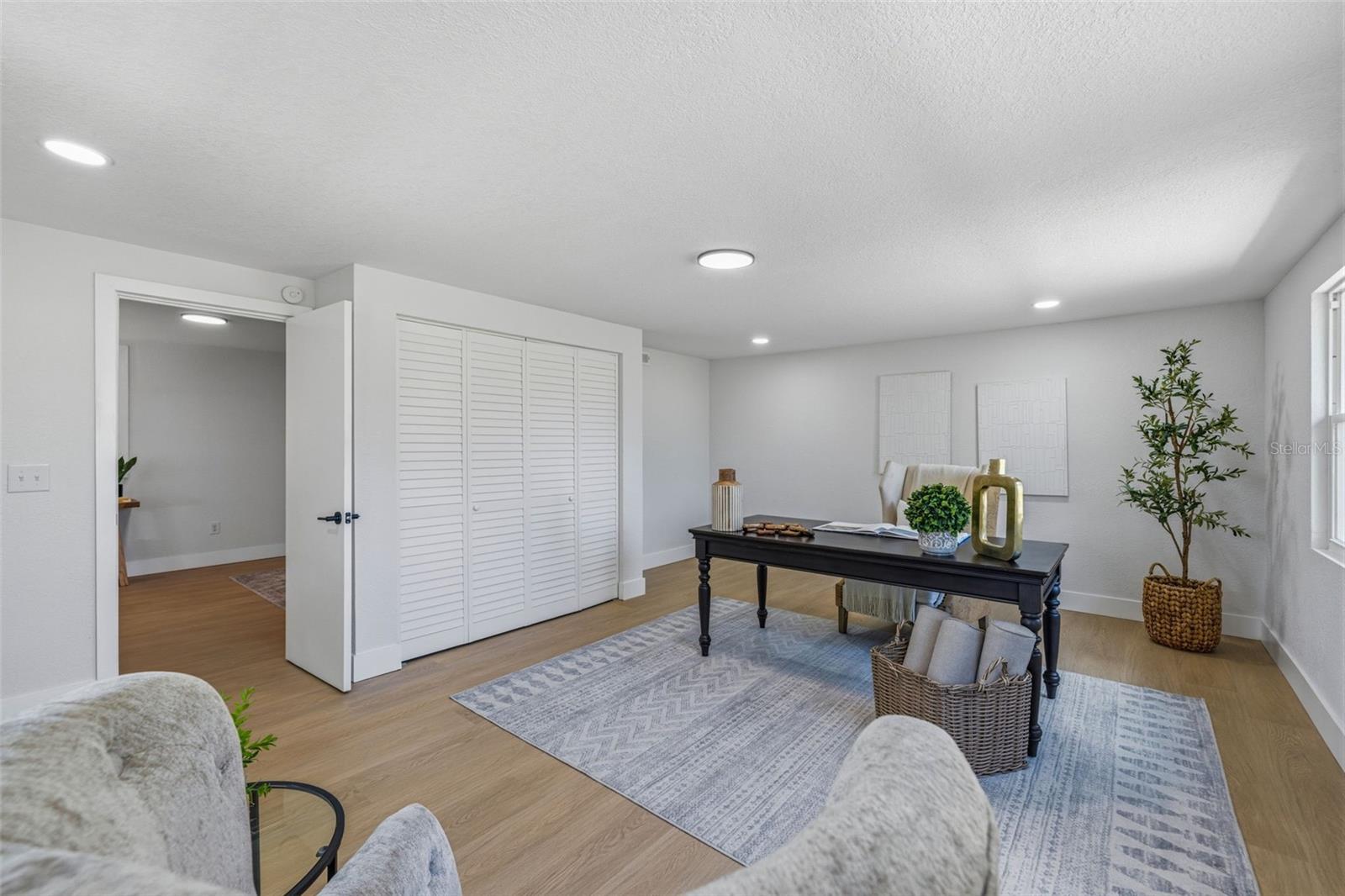 Listing photo id 35 for 22127 River Rock Drive