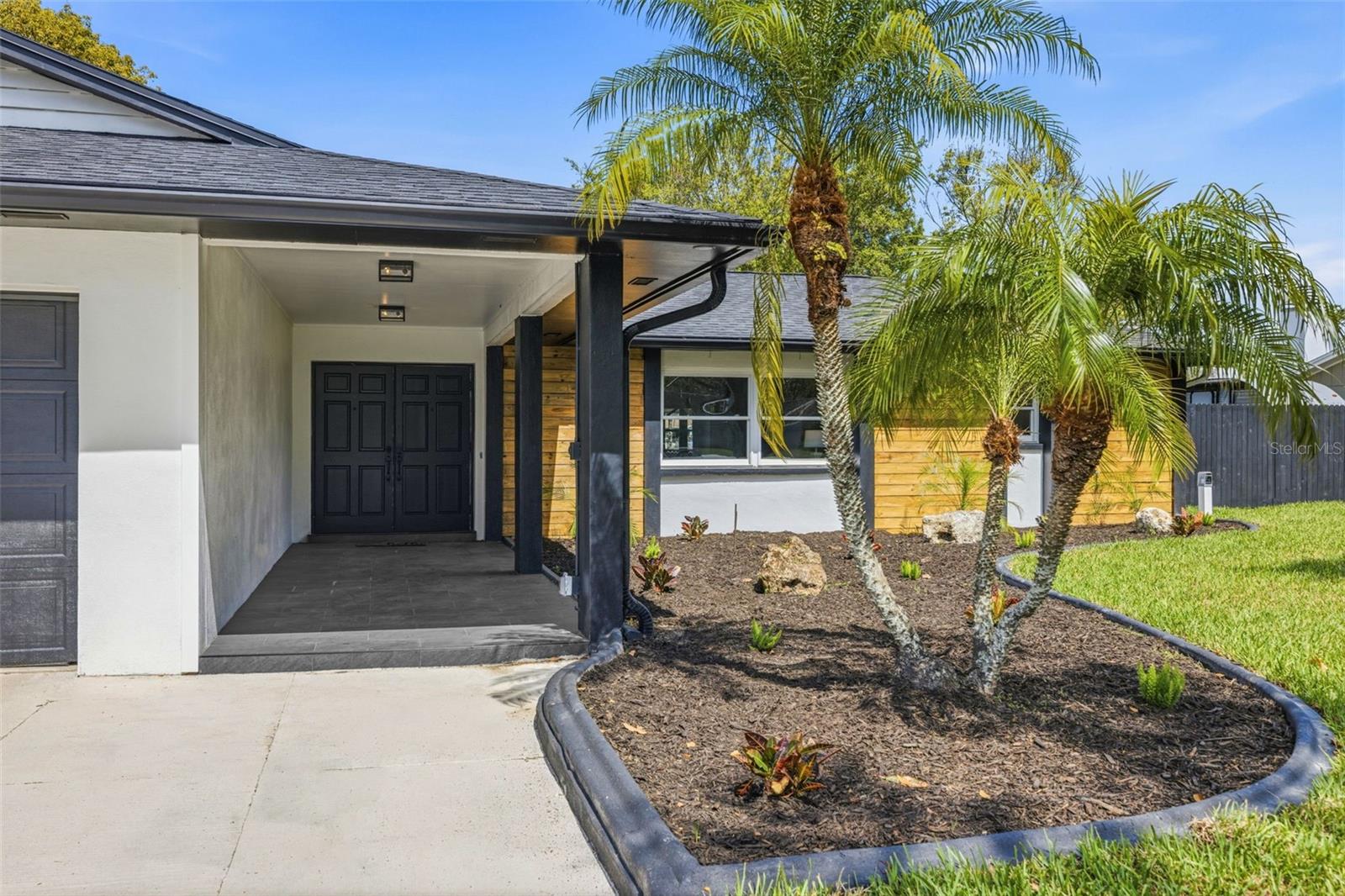 Listing photo id 2 for 22127 River Rock Drive