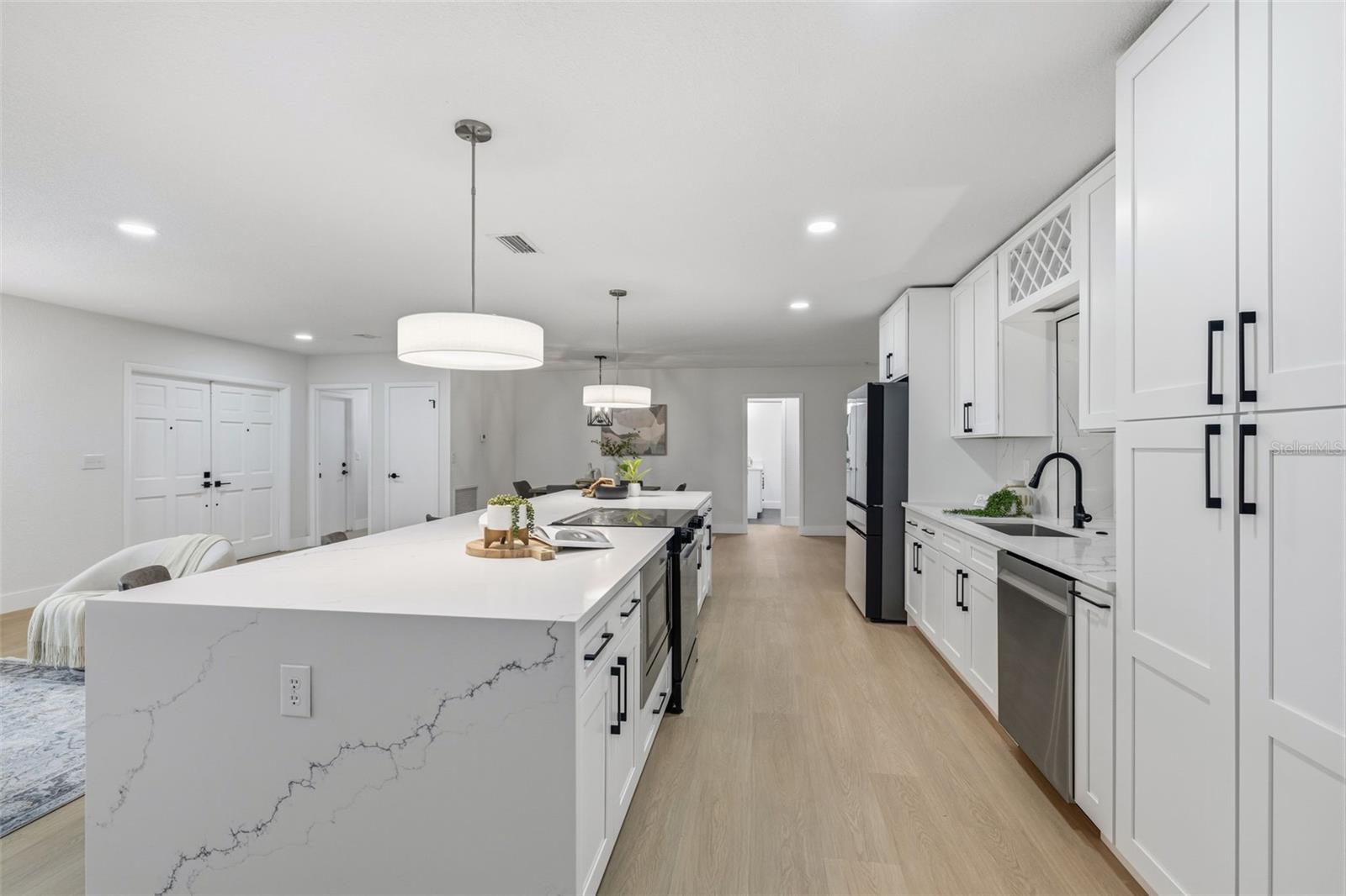 Listing photo id 5 for 22127 River Rock Drive