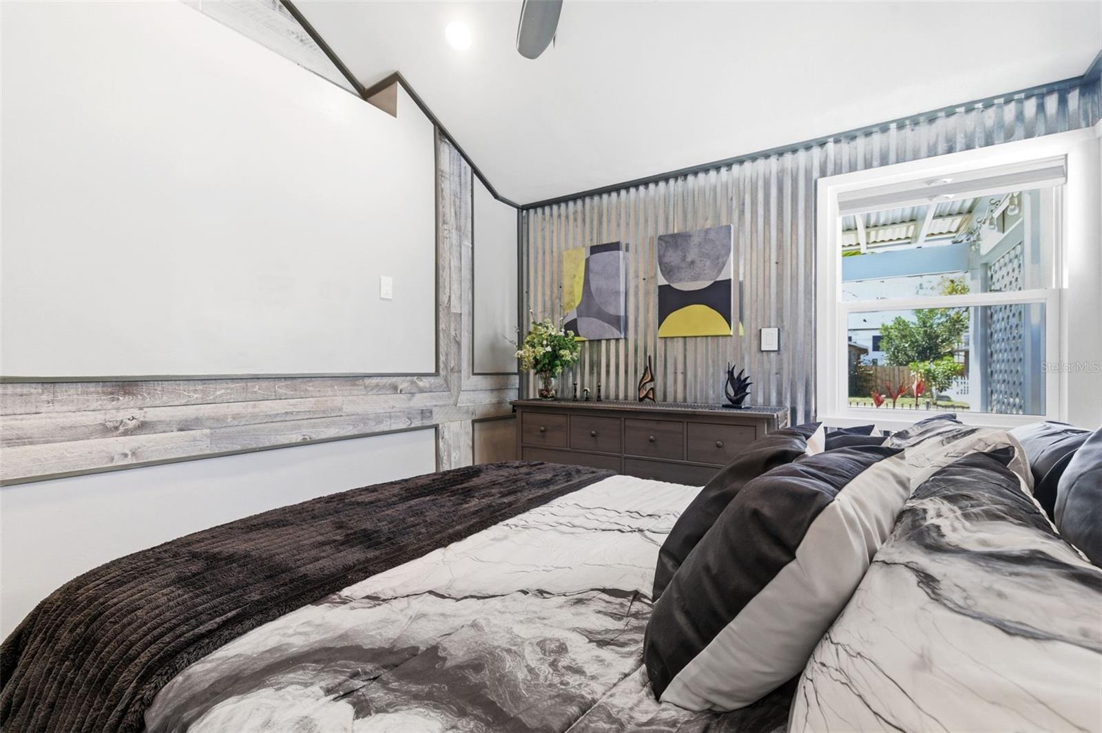 Image 48 of 94 For 3601 2nd Avenue N