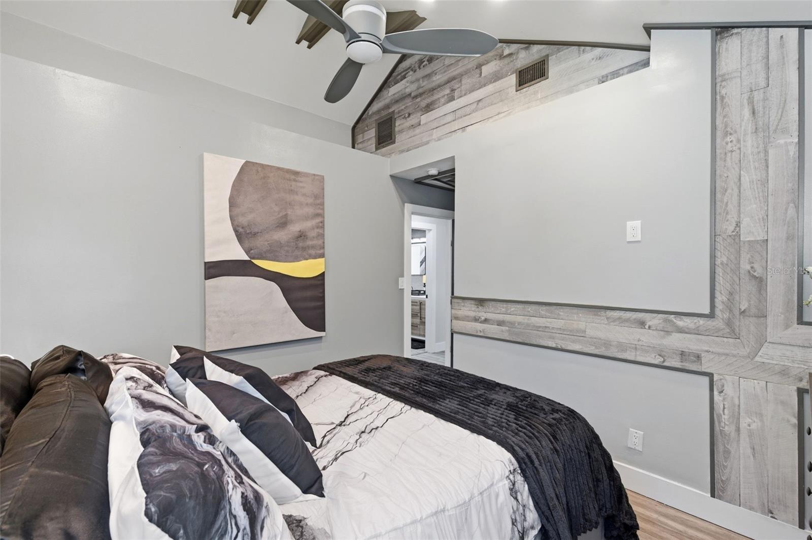 Image 51 of 94 For 3601 2nd Avenue N