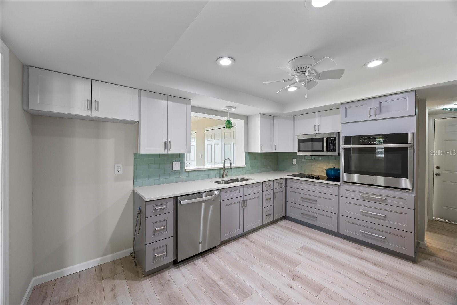 Image 21 of 57 For 7886 9th Avenue S