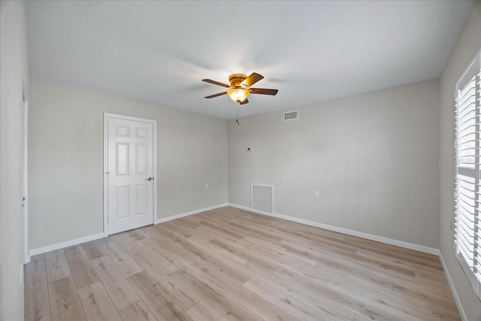 Image 27 of 57 For 7886 9th Avenue S