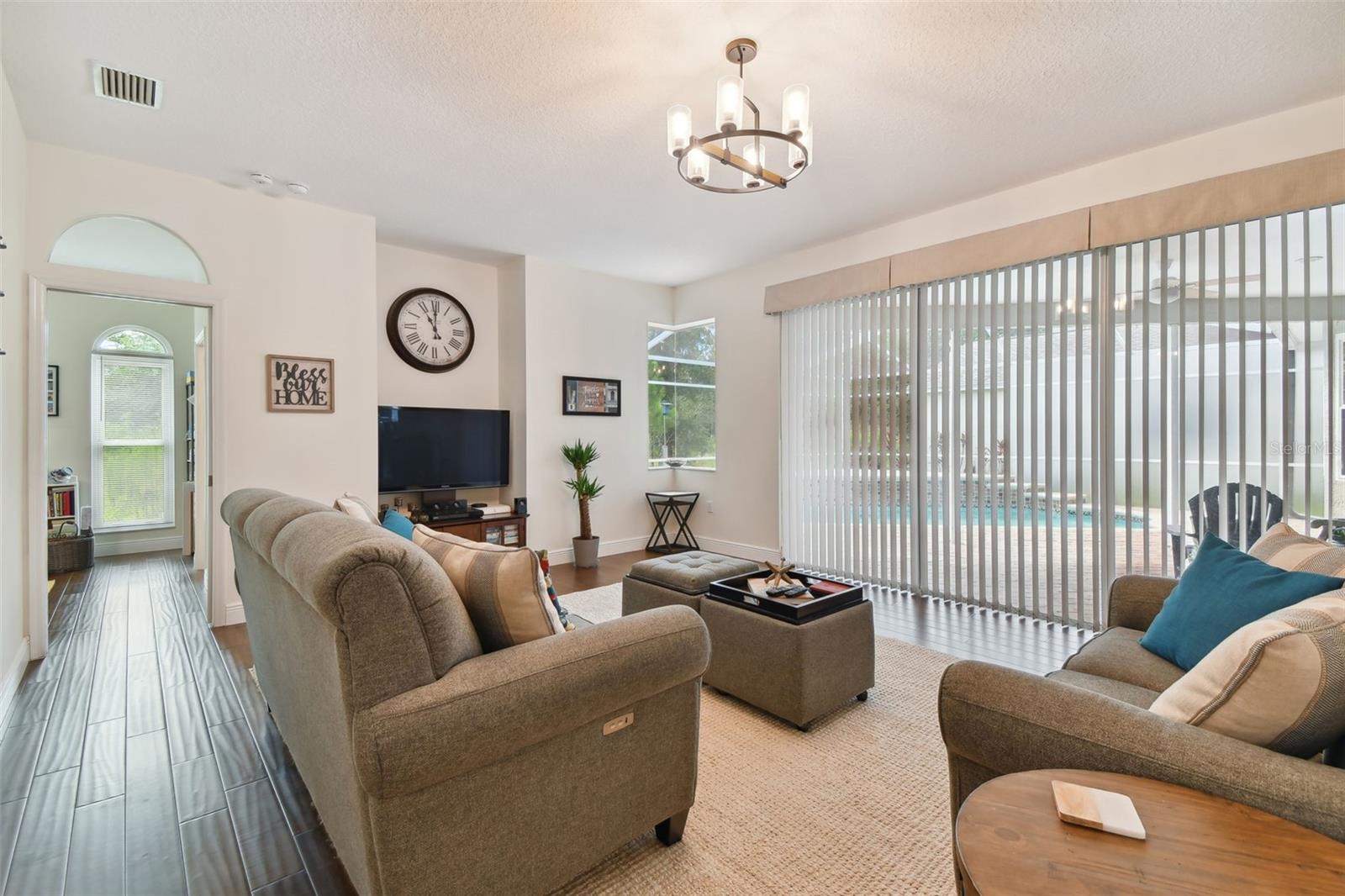 Image 16 of 56 For 2159 Warwick Drive