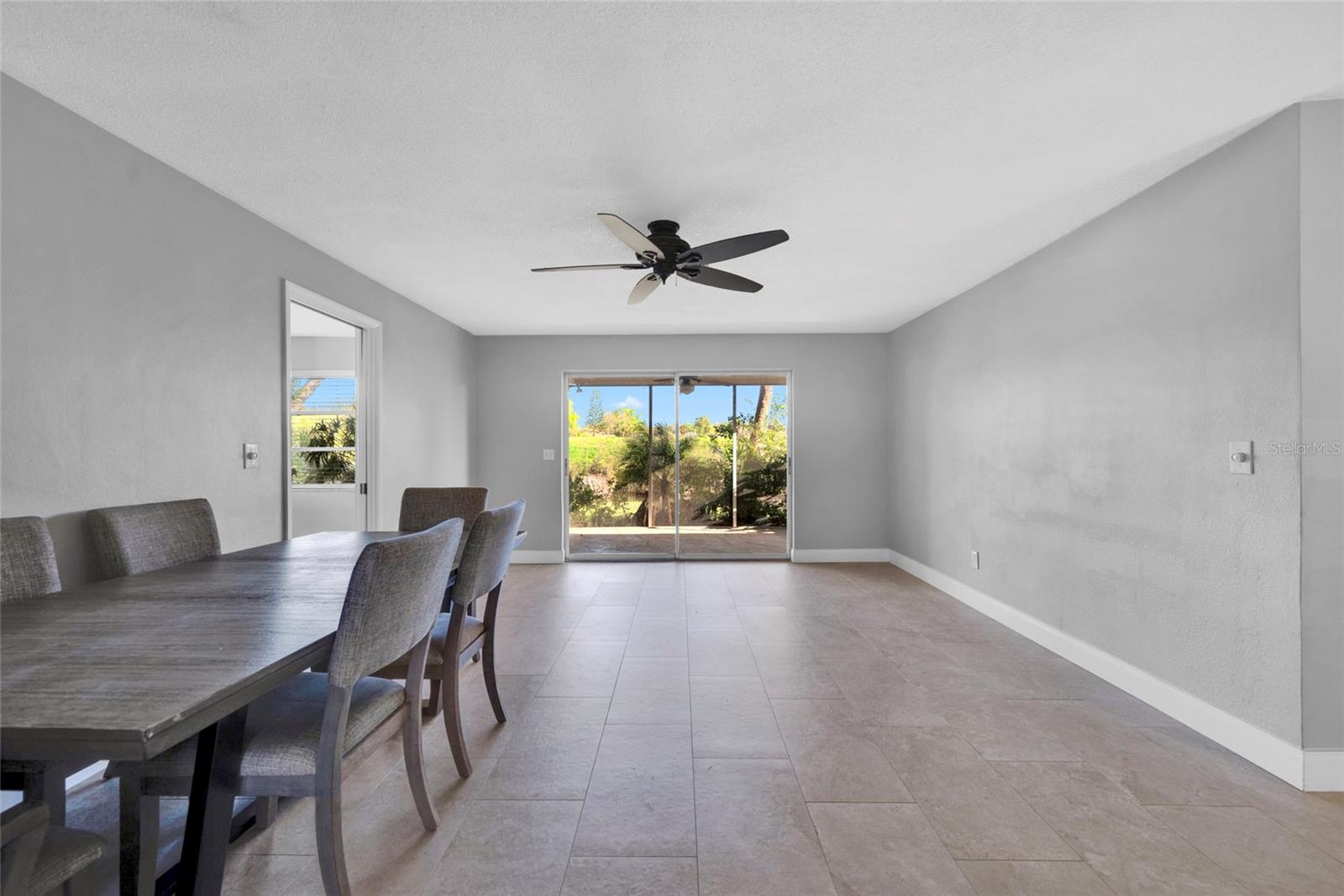 Image 10 of 47 For 124 Crystal Beach Avenue