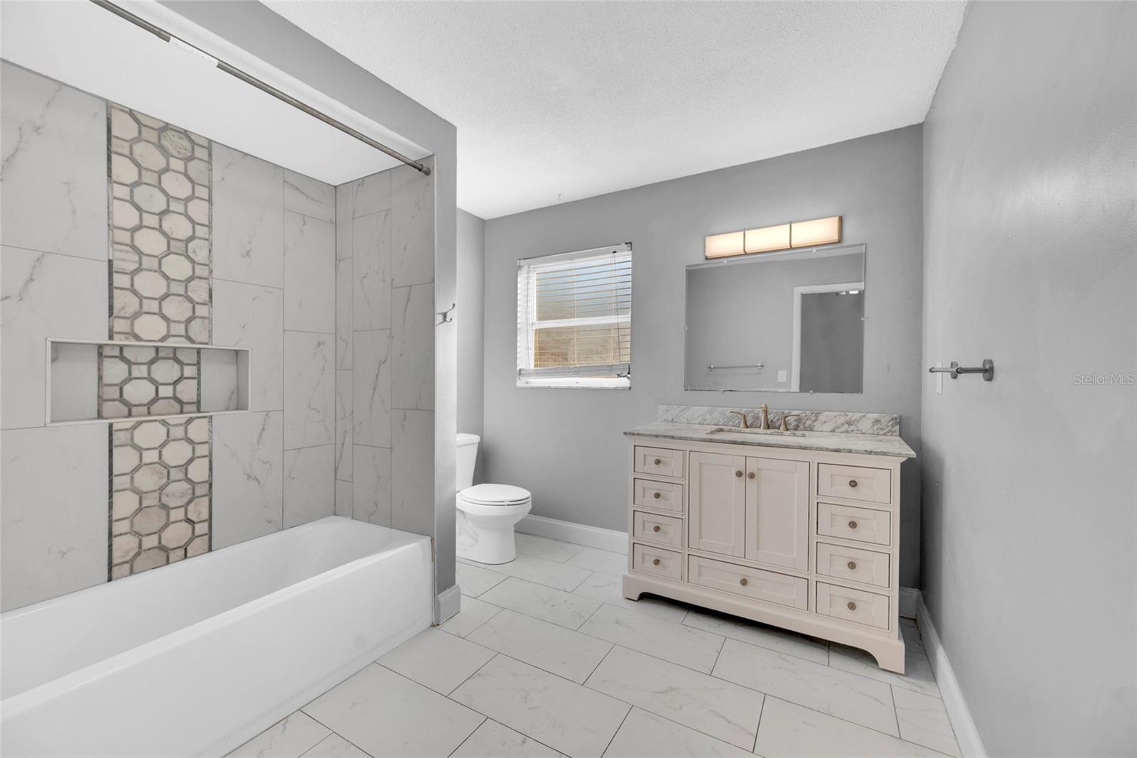 Image 21 of 47 For 124 Crystal Beach Avenue