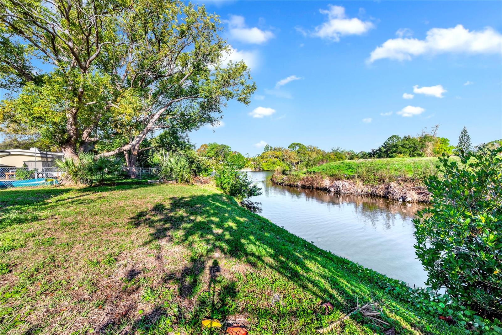 Image 29 of 47 For 124 Crystal Beach Avenue