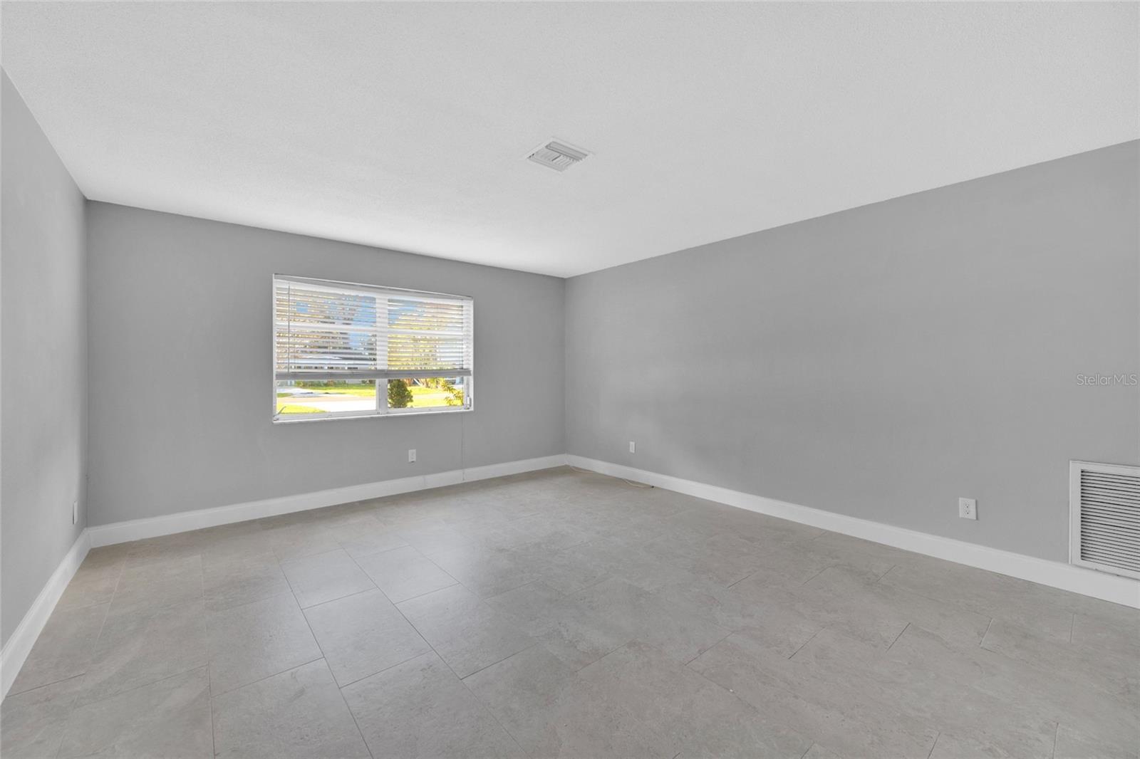 Image 4 of 47 For 124 Crystal Beach Avenue