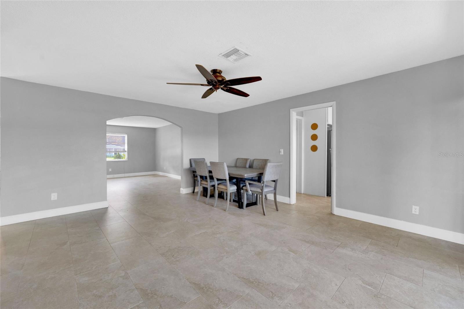 Image 9 of 47 For 124 Crystal Beach Avenue