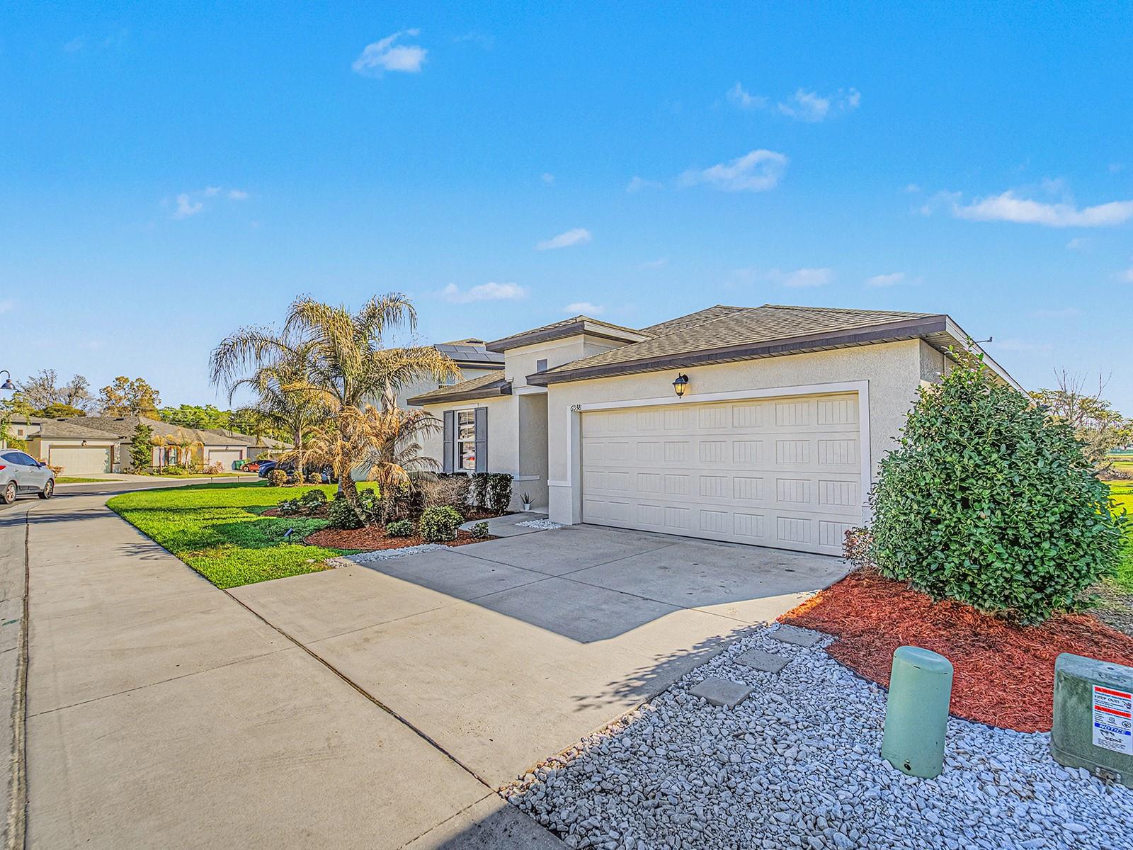 Image 4 of 38 For 6938 Shelby Lynn Way