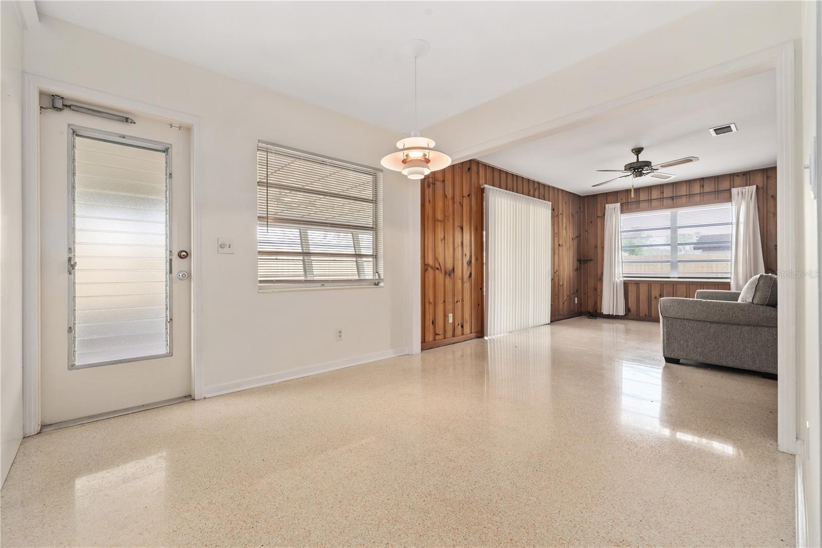 Image 11 of 25 For 12902 Forest Hills Drive