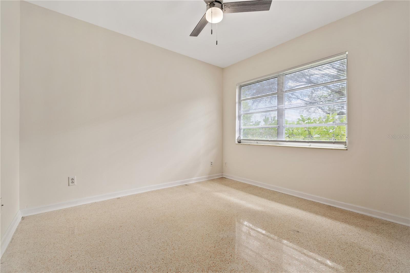 Image 17 of 25 For 12902 Forest Hills Drive