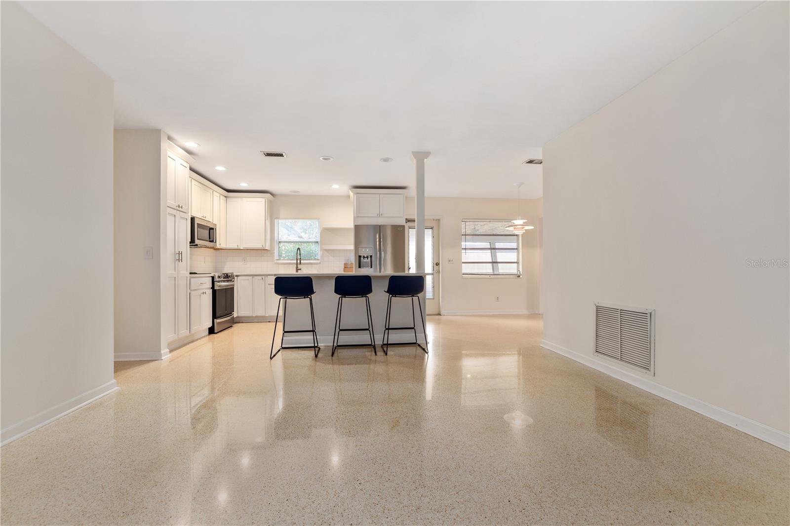 Image 4 of 25 For 12902 Forest Hills Drive