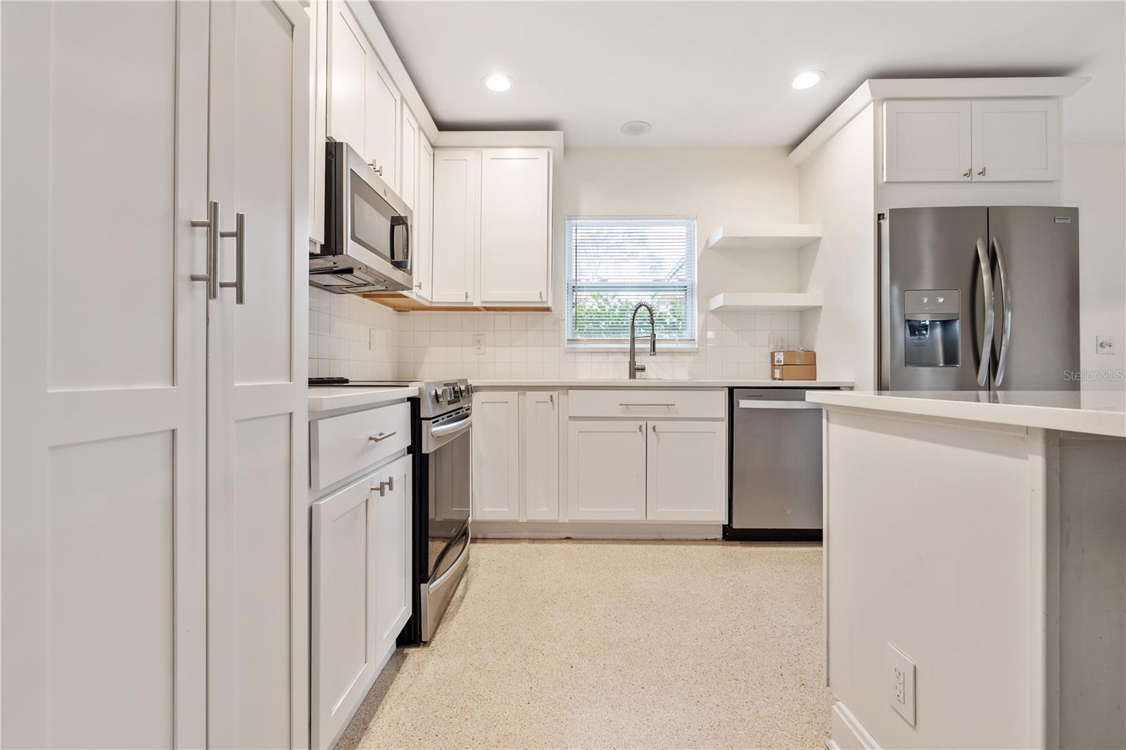 Image 6 of 25 For 12902 Forest Hills Drive