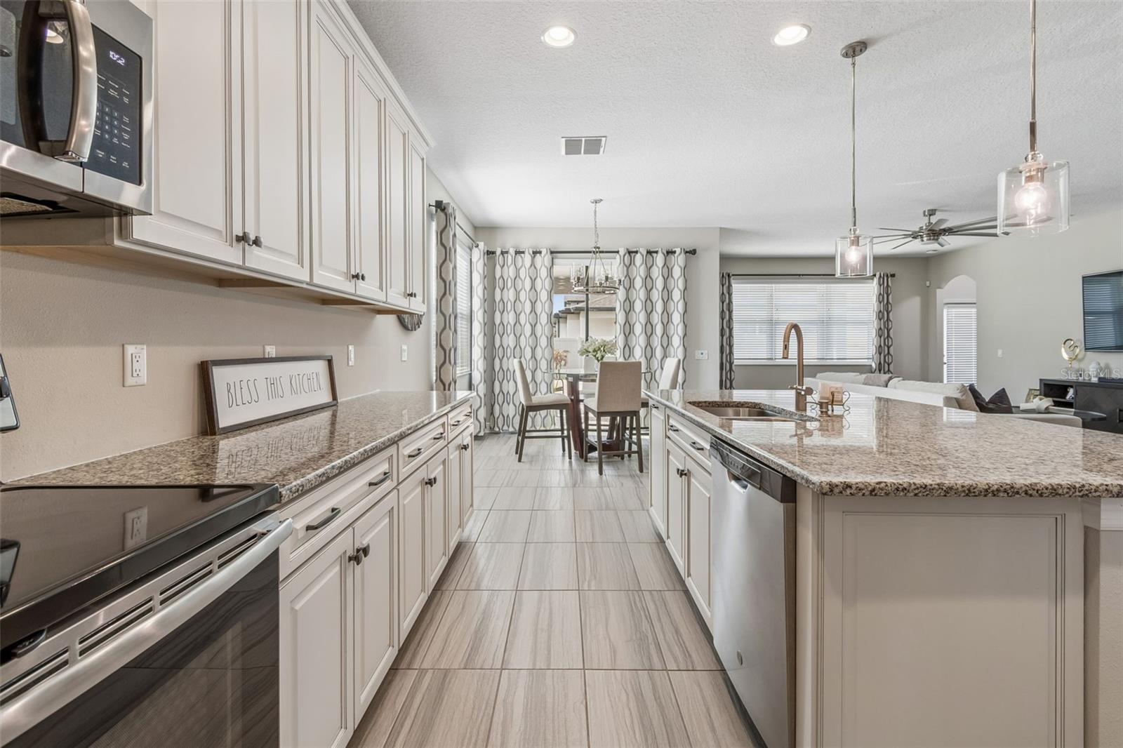 Image 15 of 96 For 19328 Breynia Dr