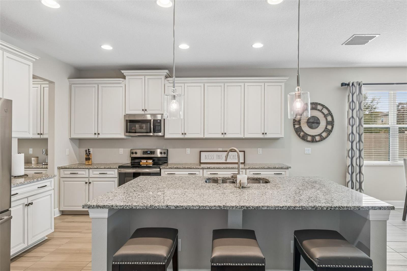 Image 22 of 96 For 19328 Breynia Dr