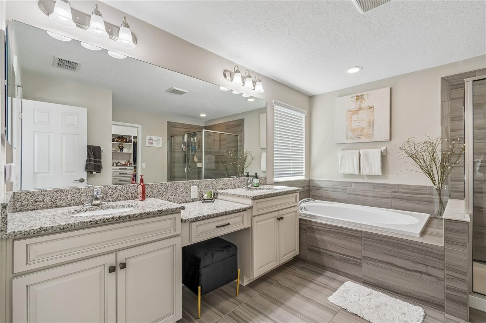 Image 39 of 96 For 19328 Breynia Dr