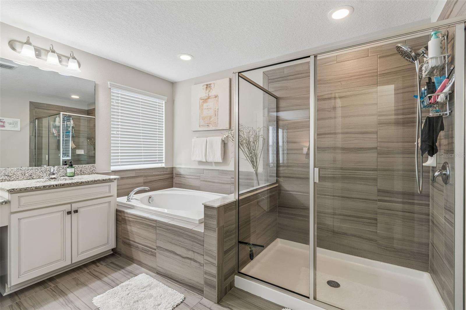 Image 43 of 96 For 19328 Breynia Dr