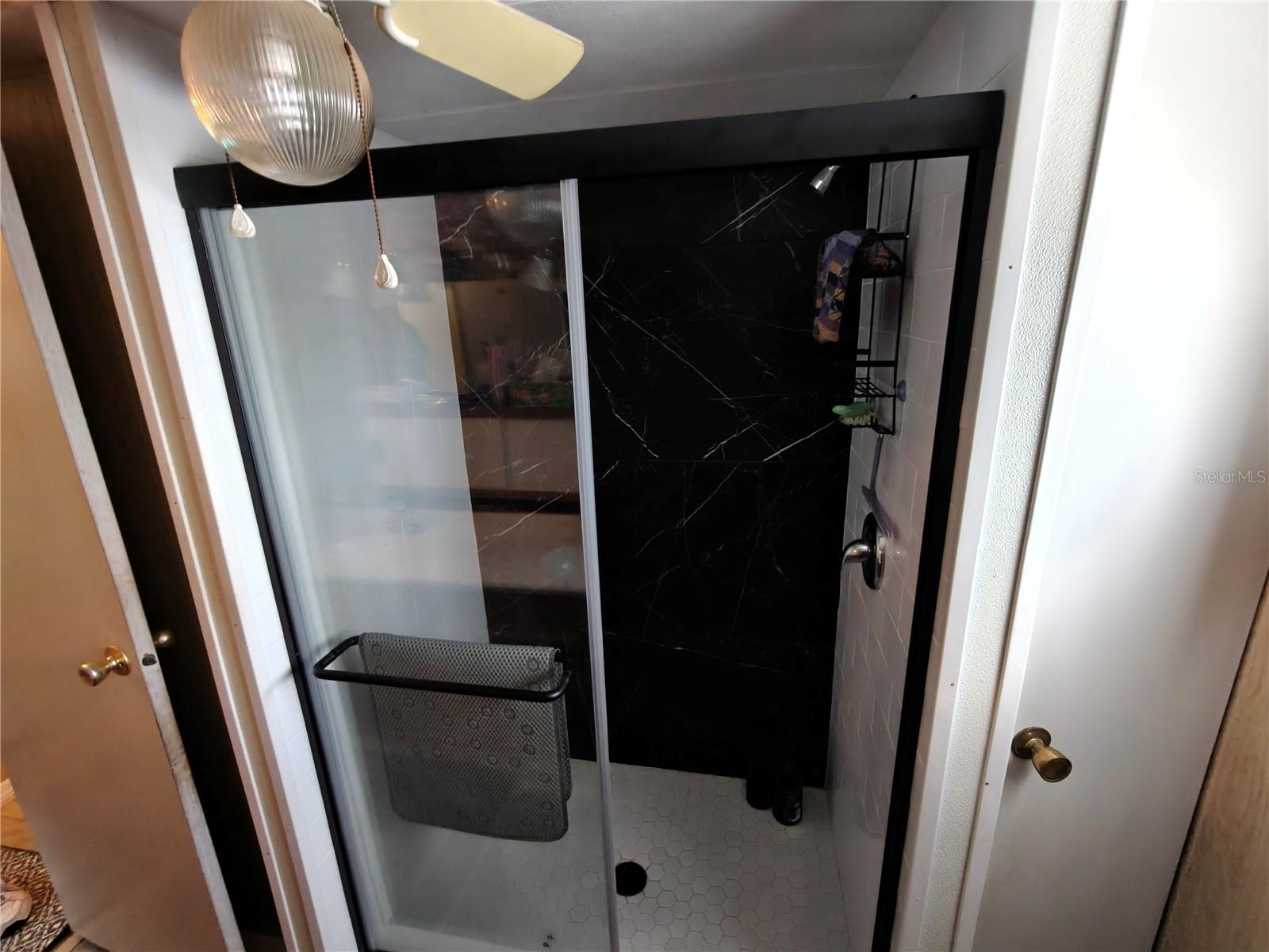 Listing photo id 2 for 1600 Old Coachman Rd Road 806