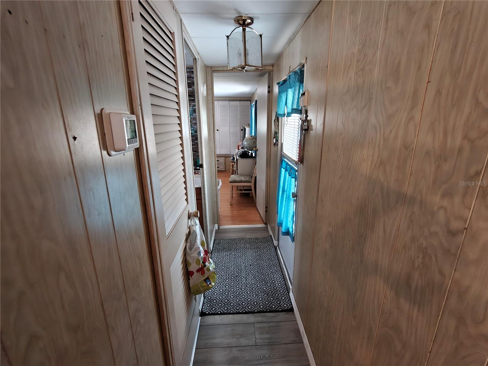 Listing photo id 6 for 1600 Old Coachman Rd Road 806