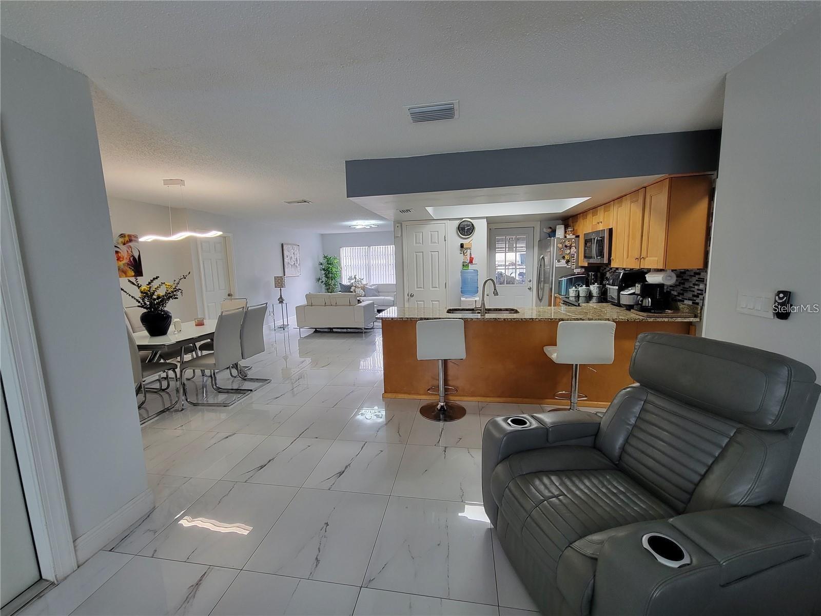 Image 5 of 10 For 11230 Taft Lane