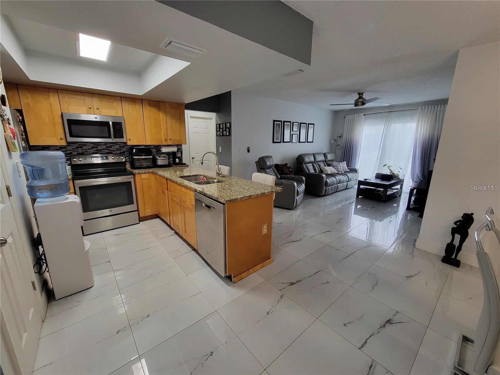 Image 6 of 10 For 11230 Taft Lane