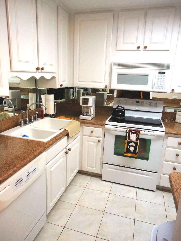 Image 8 of 24 For 2700 Bayshore Boulevard 2205