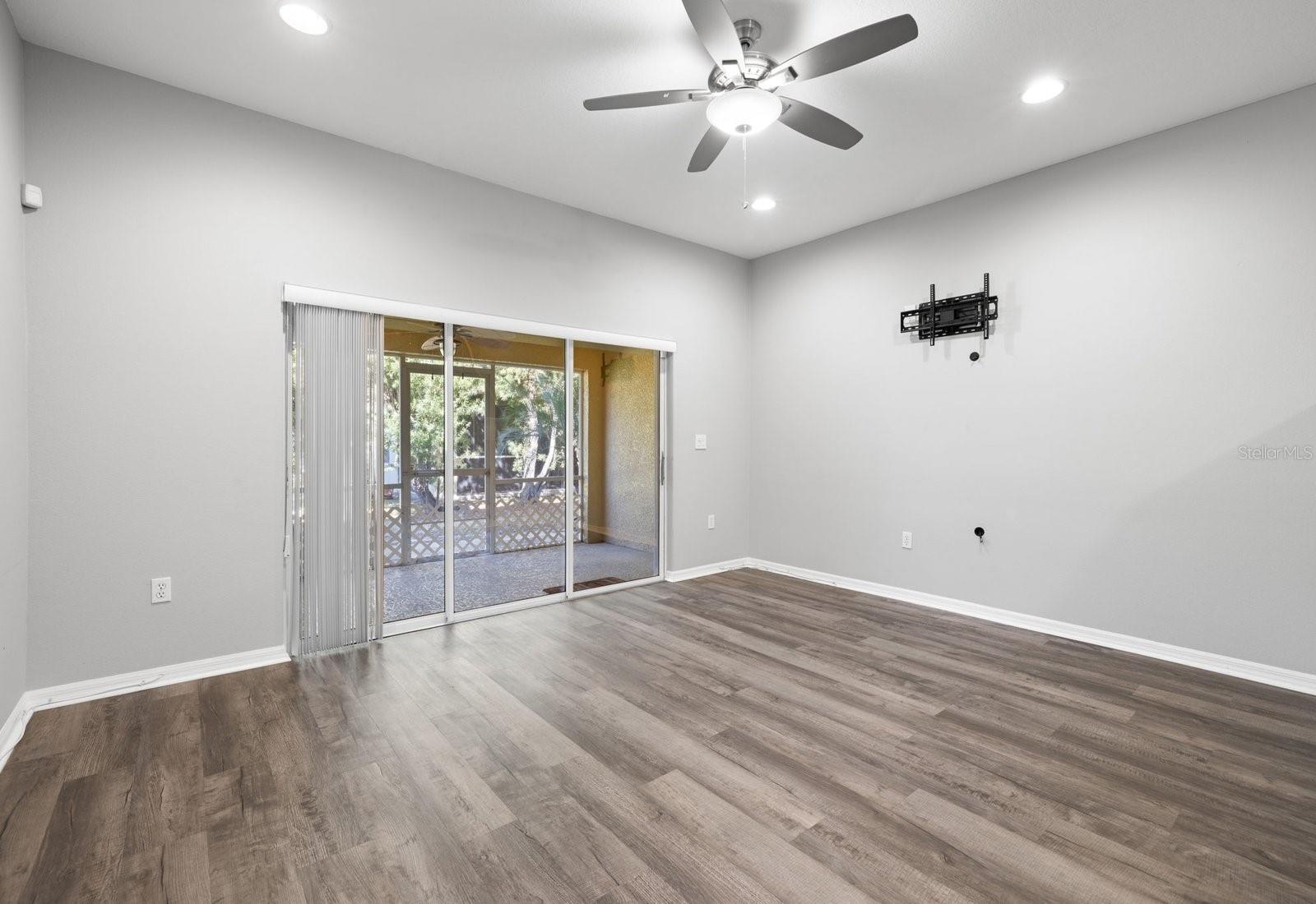 Image 12 of 33 For 11231 Kapok Grand Circle