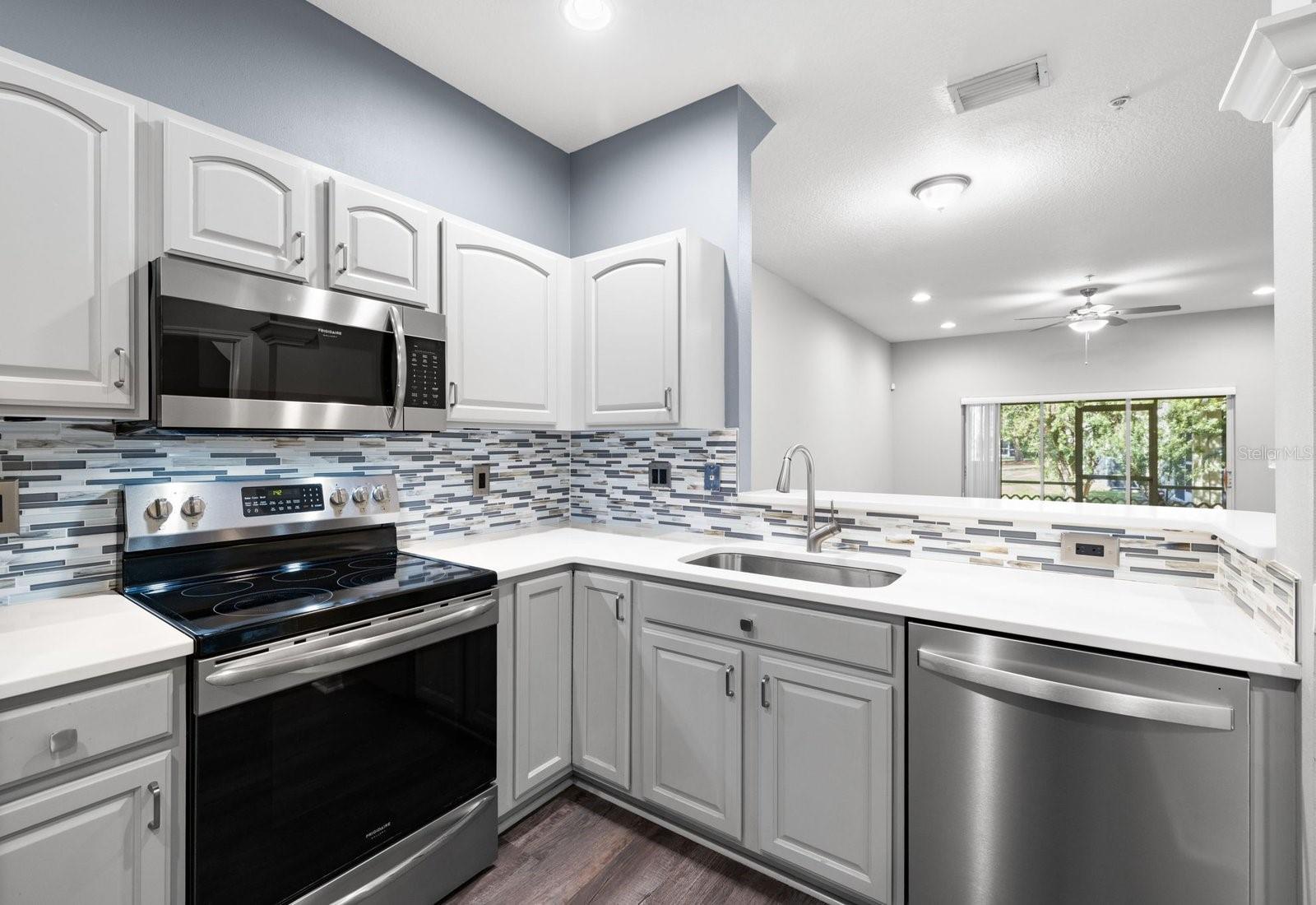 Image 8 of 33 For 11231 Kapok Grand Circle