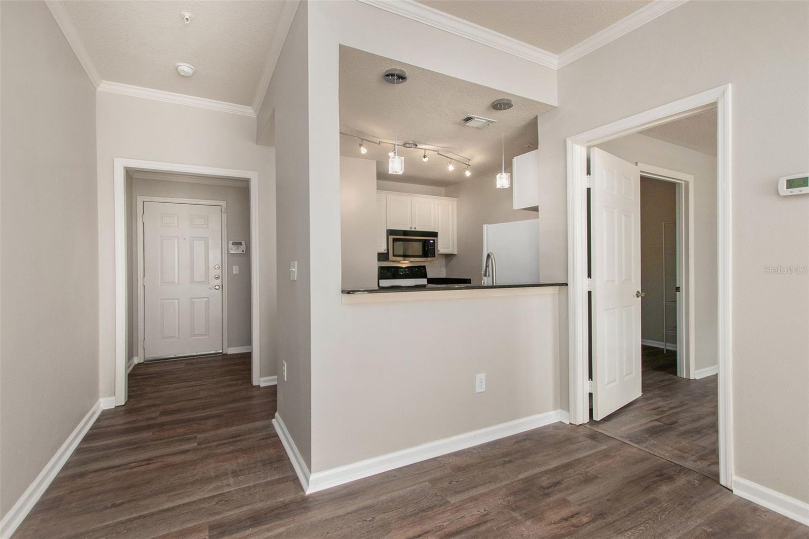 Image 10 of 35 For 800 Dakota Avenue 238