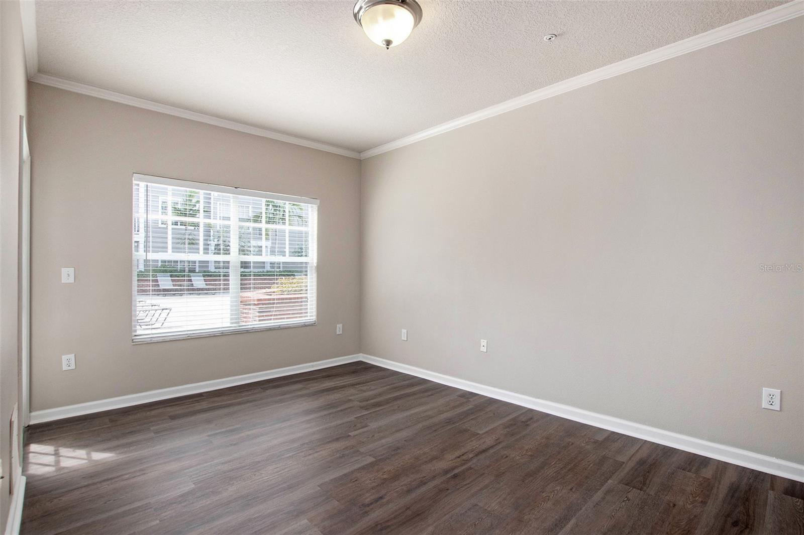 Image 12 of 35 For 800 Dakota Avenue 238