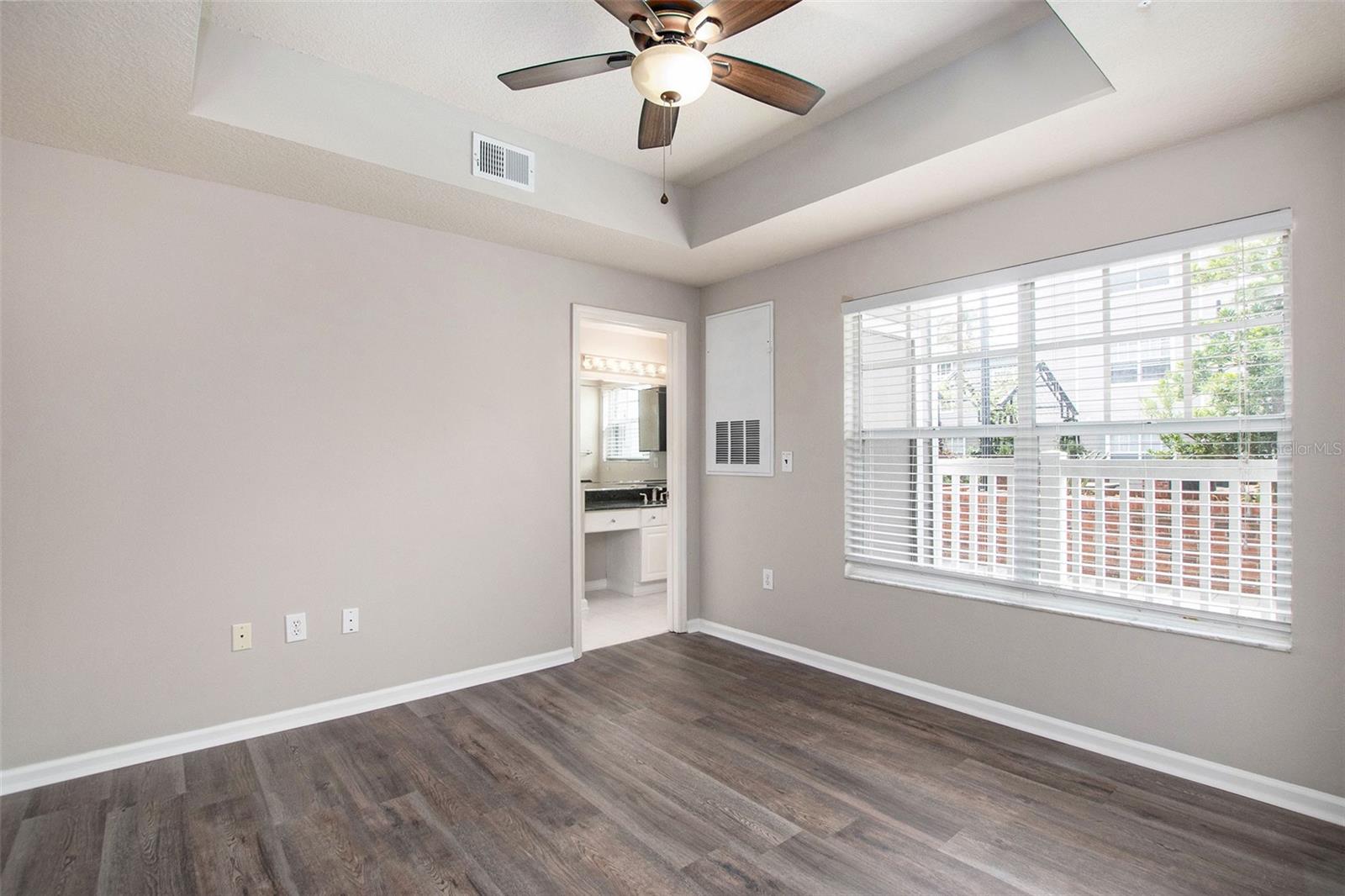 Image 14 of 35 For 800 Dakota Avenue 238