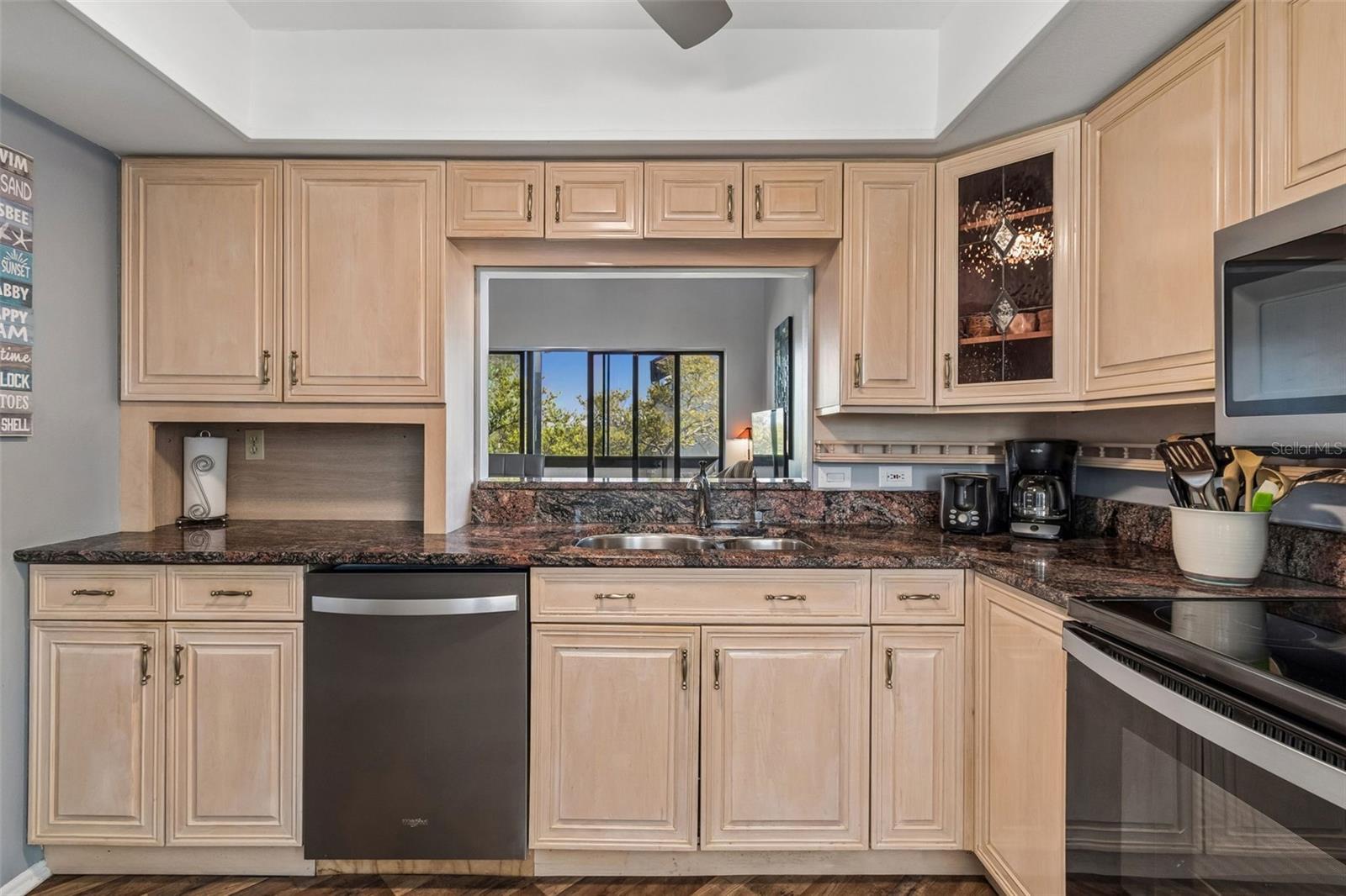 Image 10 of 98 For 6263 Midnight Pass Road 301