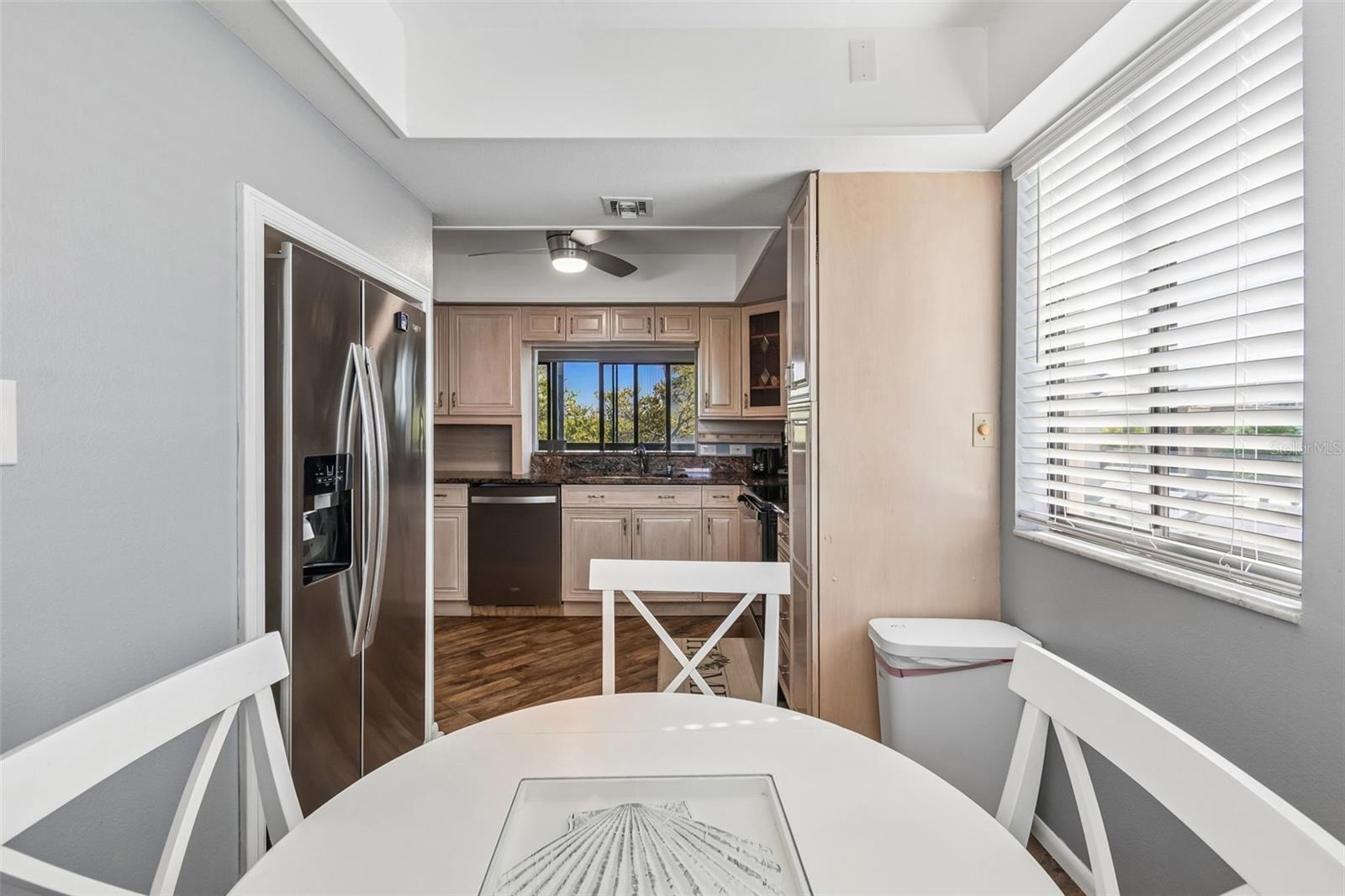 Image 11 of 98 For 6263 Midnight Pass Road 301