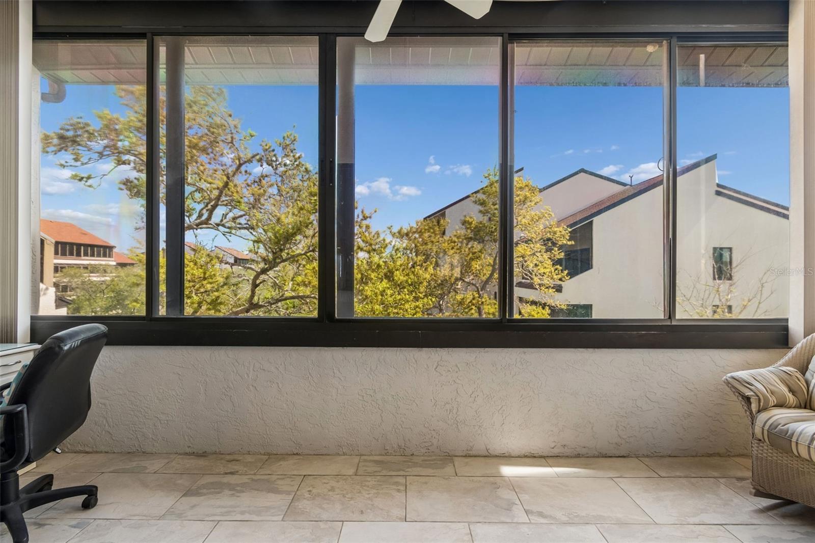 Image 21 of 98 For 6263 Midnight Pass Road 301