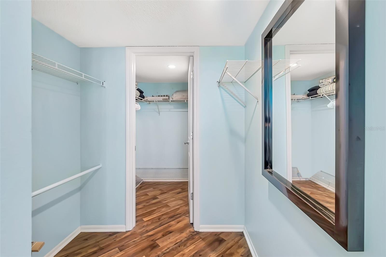 Image 28 of 98 For 6263 Midnight Pass Road 301