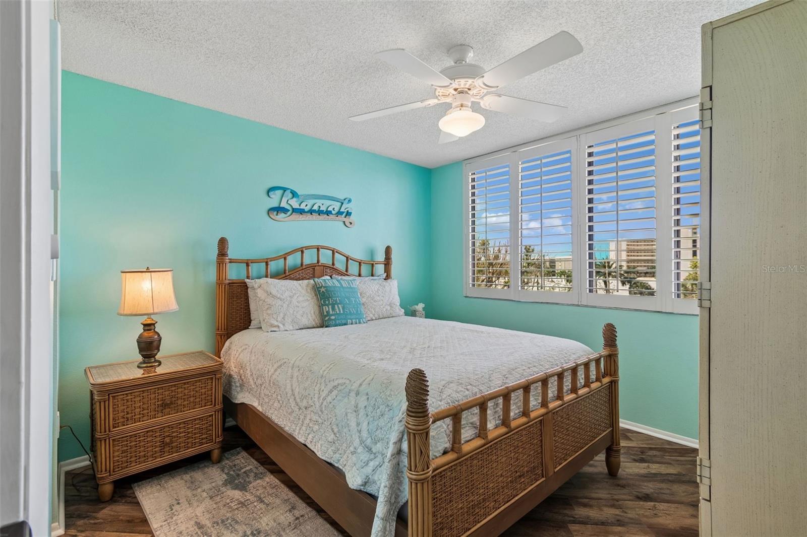 Image 35 of 98 For 6263 Midnight Pass Road 301