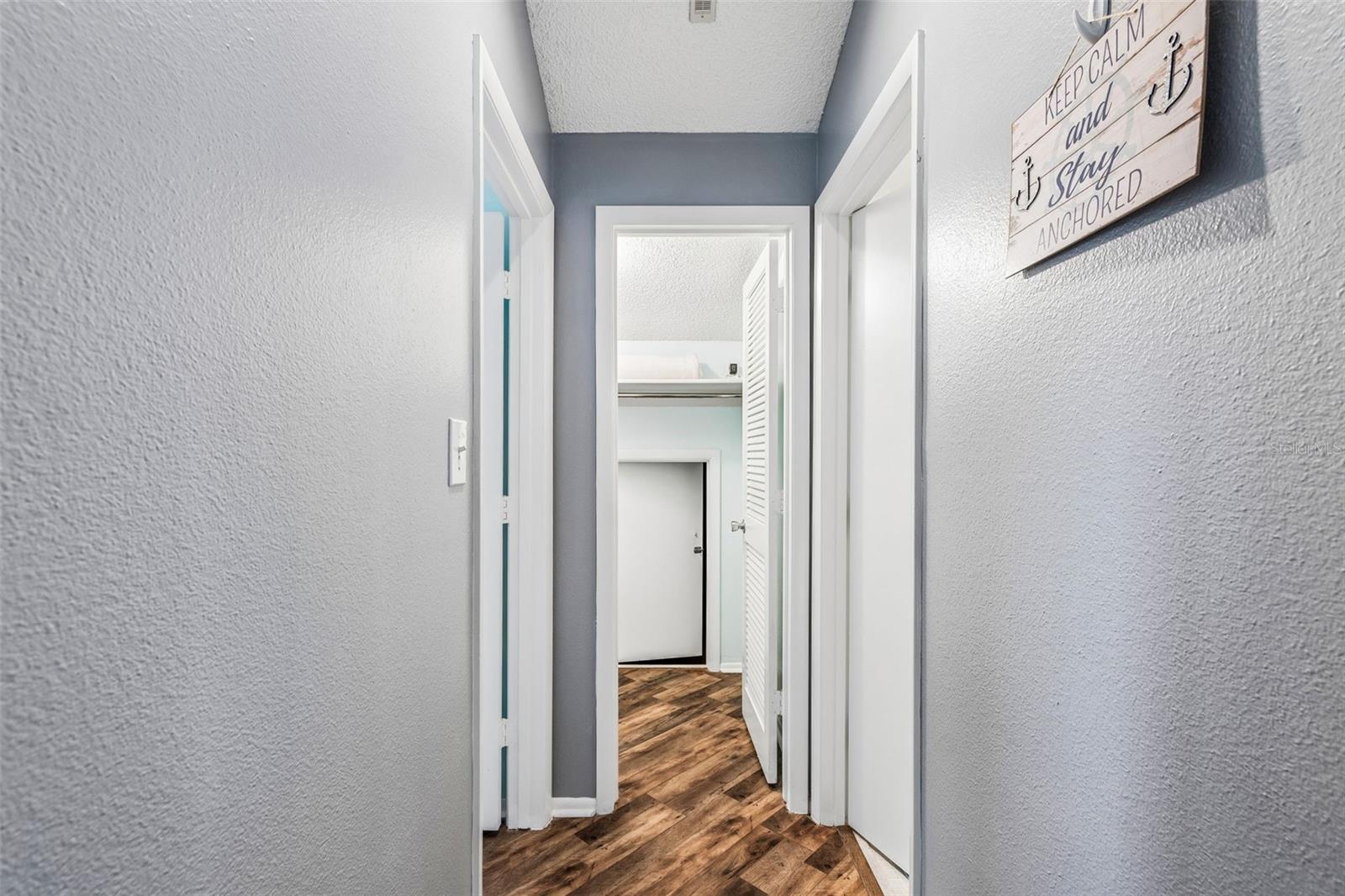 Image 43 of 98 For 6263 Midnight Pass Road 301