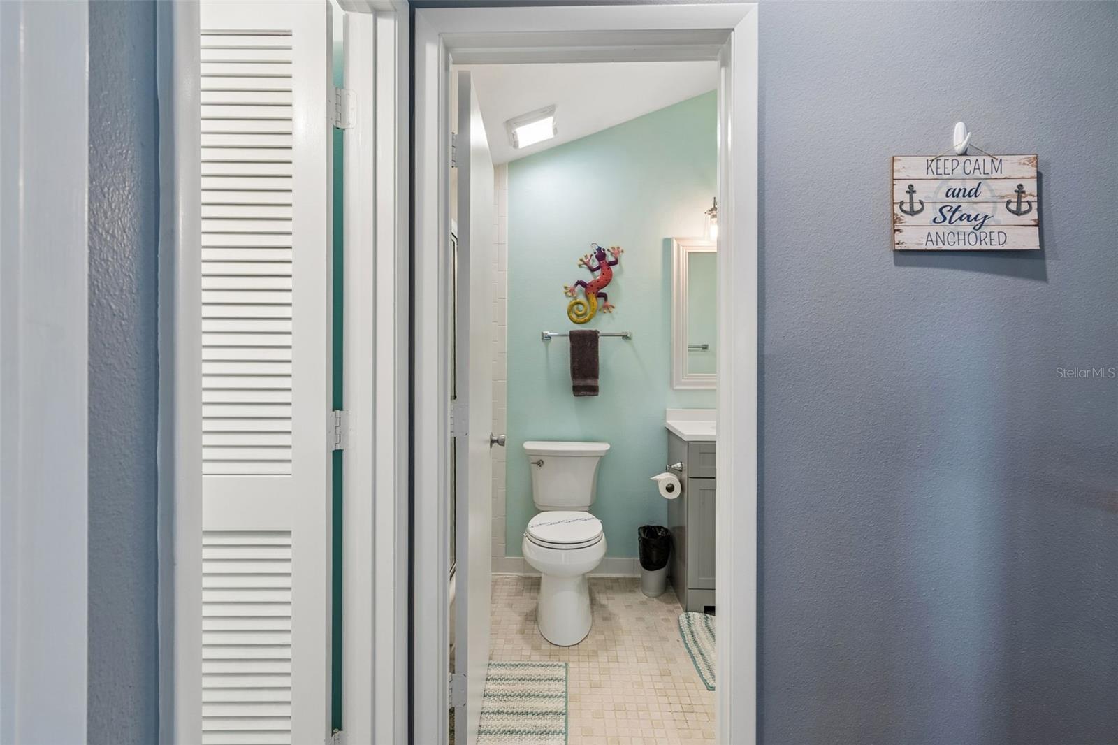 Image 49 of 98 For 6263 Midnight Pass Road 301