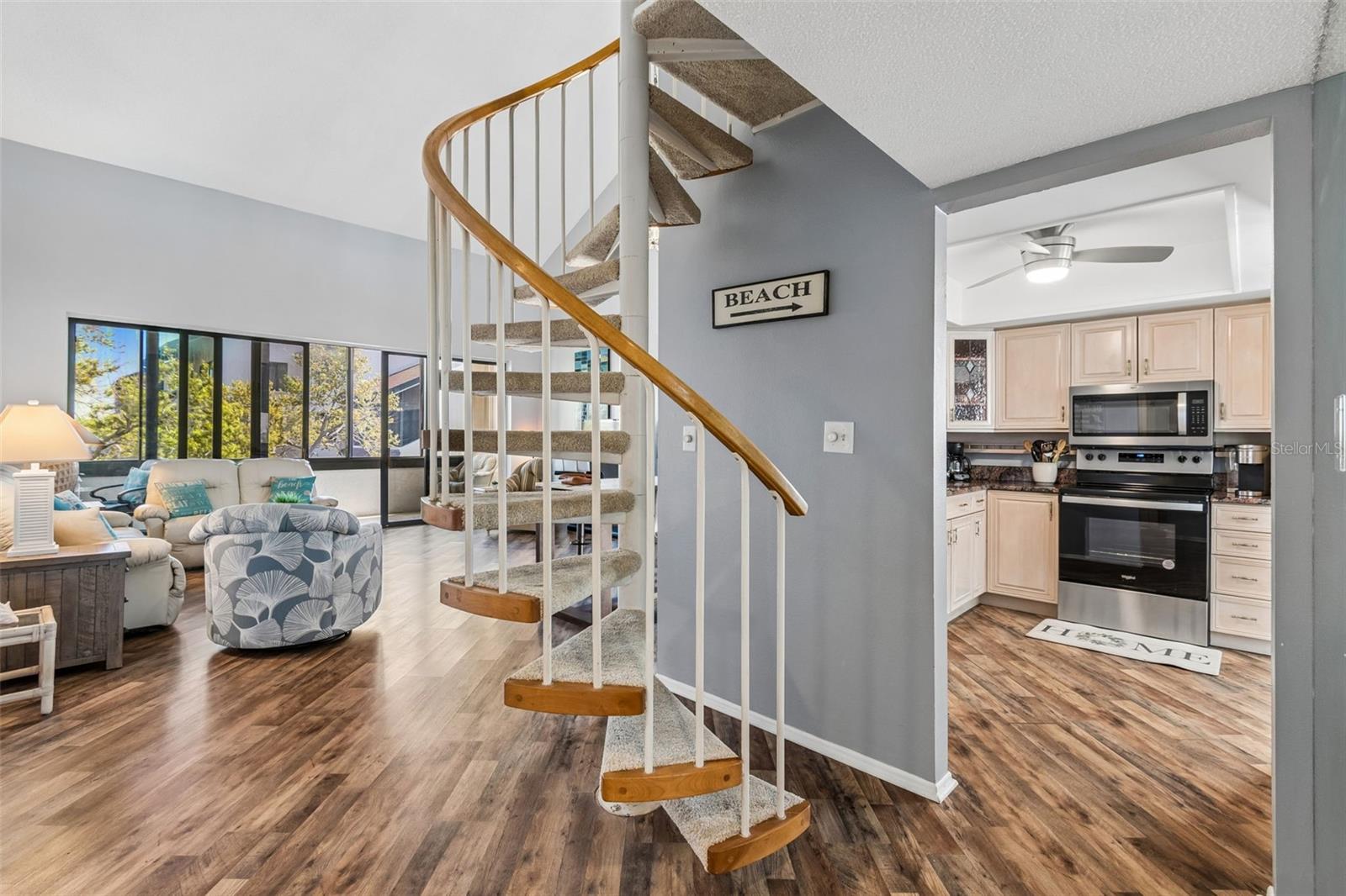 Image 5 of 98 For 6263 Midnight Pass Road 301