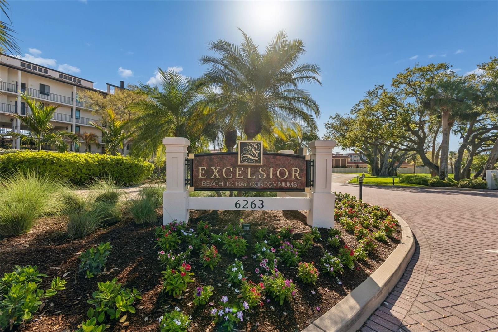 Image 53 of 98 For 6263 Midnight Pass Road 301