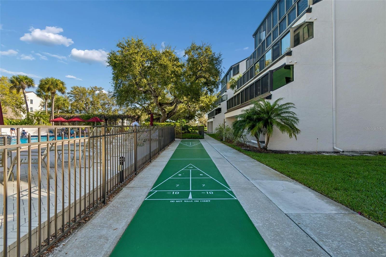 Image 55 of 98 For 6263 Midnight Pass Road 301