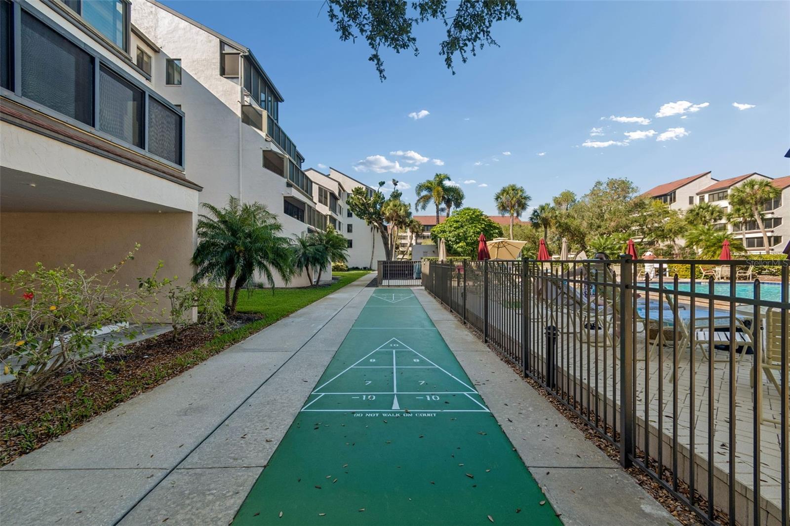 Image 56 of 98 For 6263 Midnight Pass Road 301